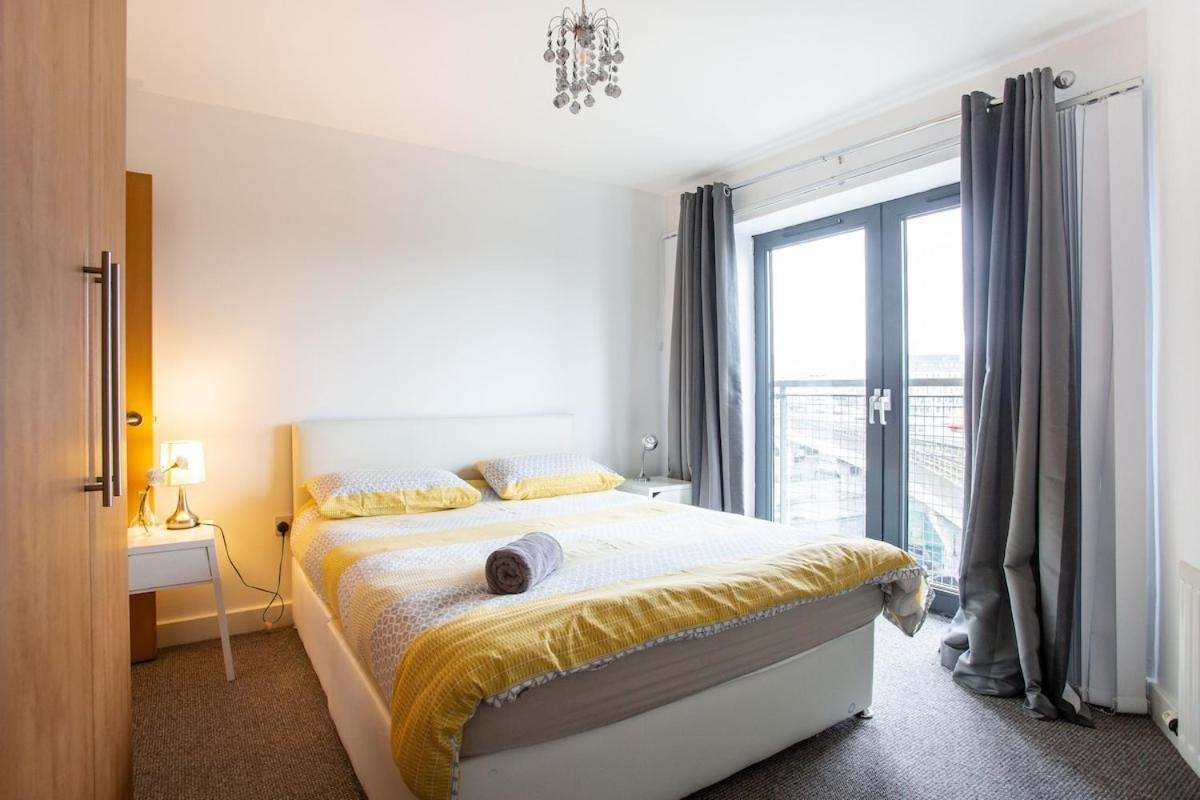Centre 2 Bedroom Ensuited Free Parking *