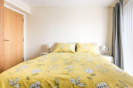 Centre 2 Bedroom Ensuited Free Parking Apartment