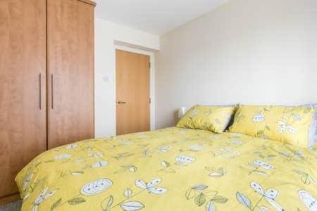 Apartment Centre 2 Bedroom Ensuited Free Parking *