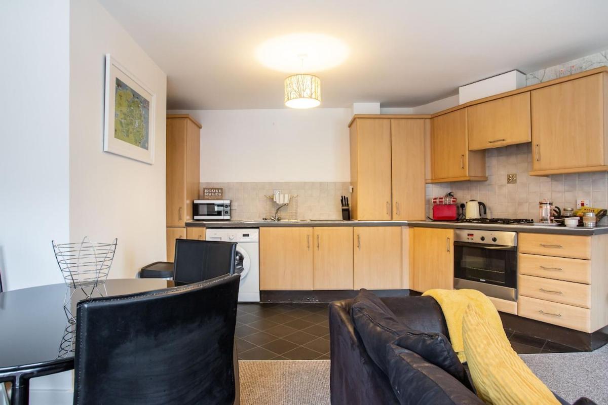 Centre 2 Bedroom Ensuited Free Parking *