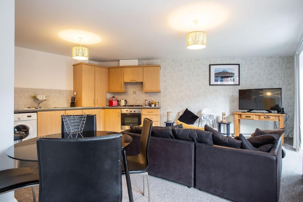 Centre 2 Bedroom Ensuited Free Parking Apartment *