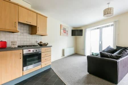 Centre 2 Bedroom Ensuited Free Parking Apartment Belfast
