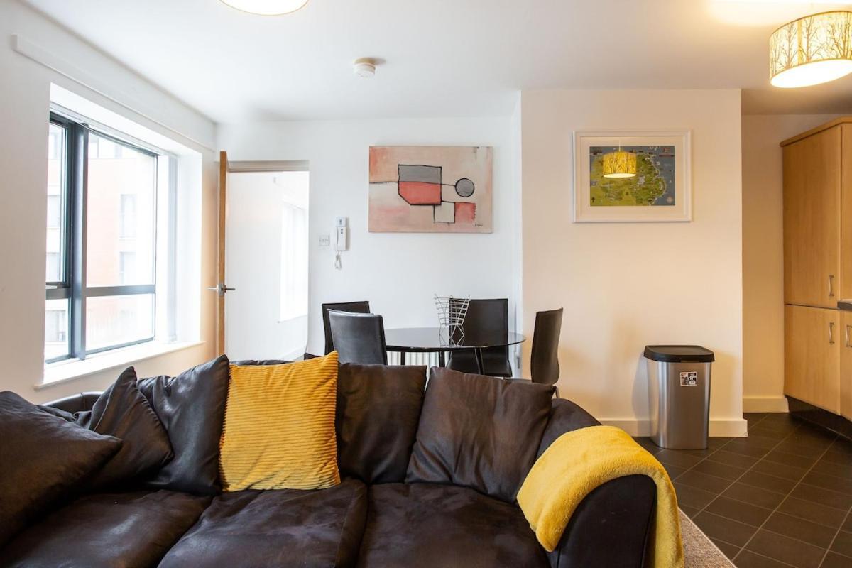 Centre 2 Bedroom Ensuited Free Parking *