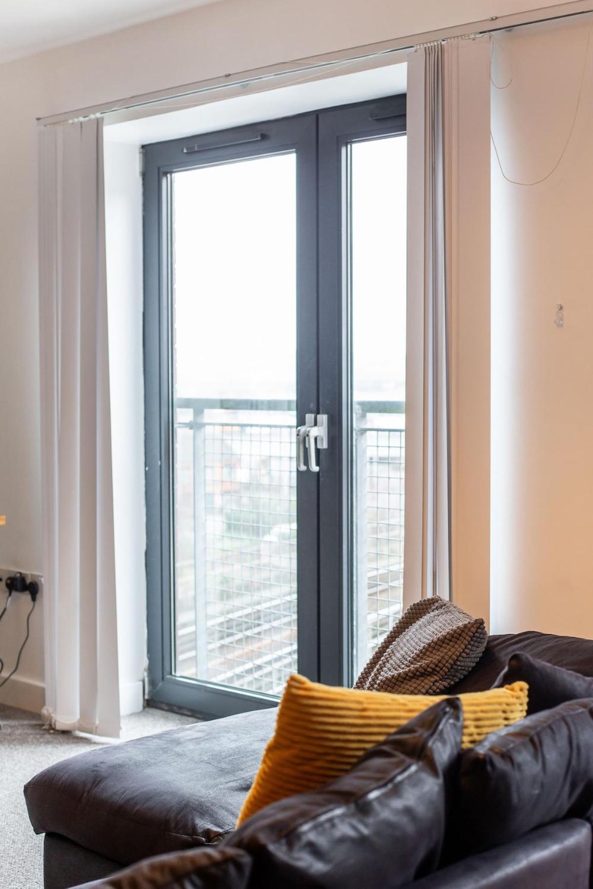 Apartment Centre 2 Bedroom Ensuited Free Parking