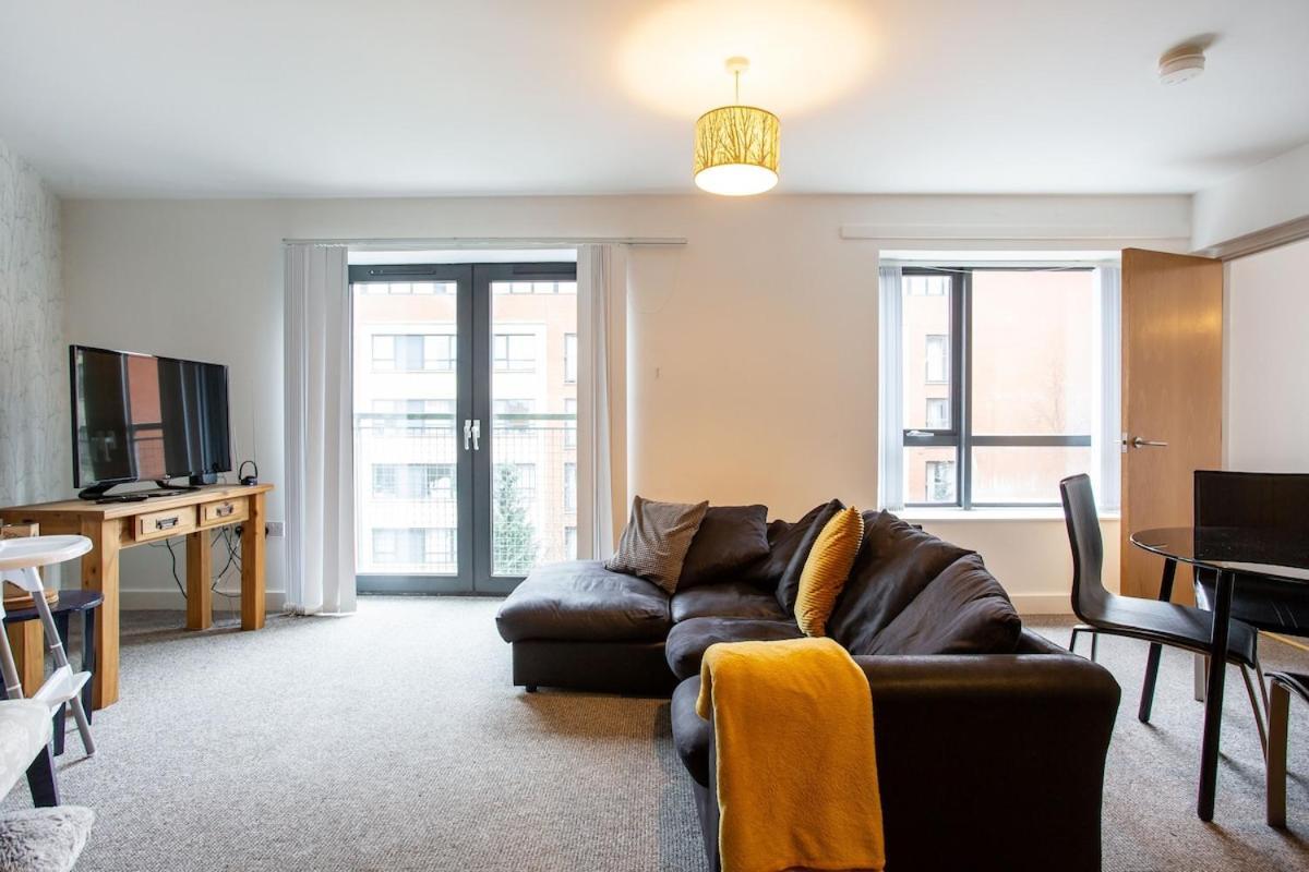 Apartment Centre 2 Bedroom Ensuited Free Parking *