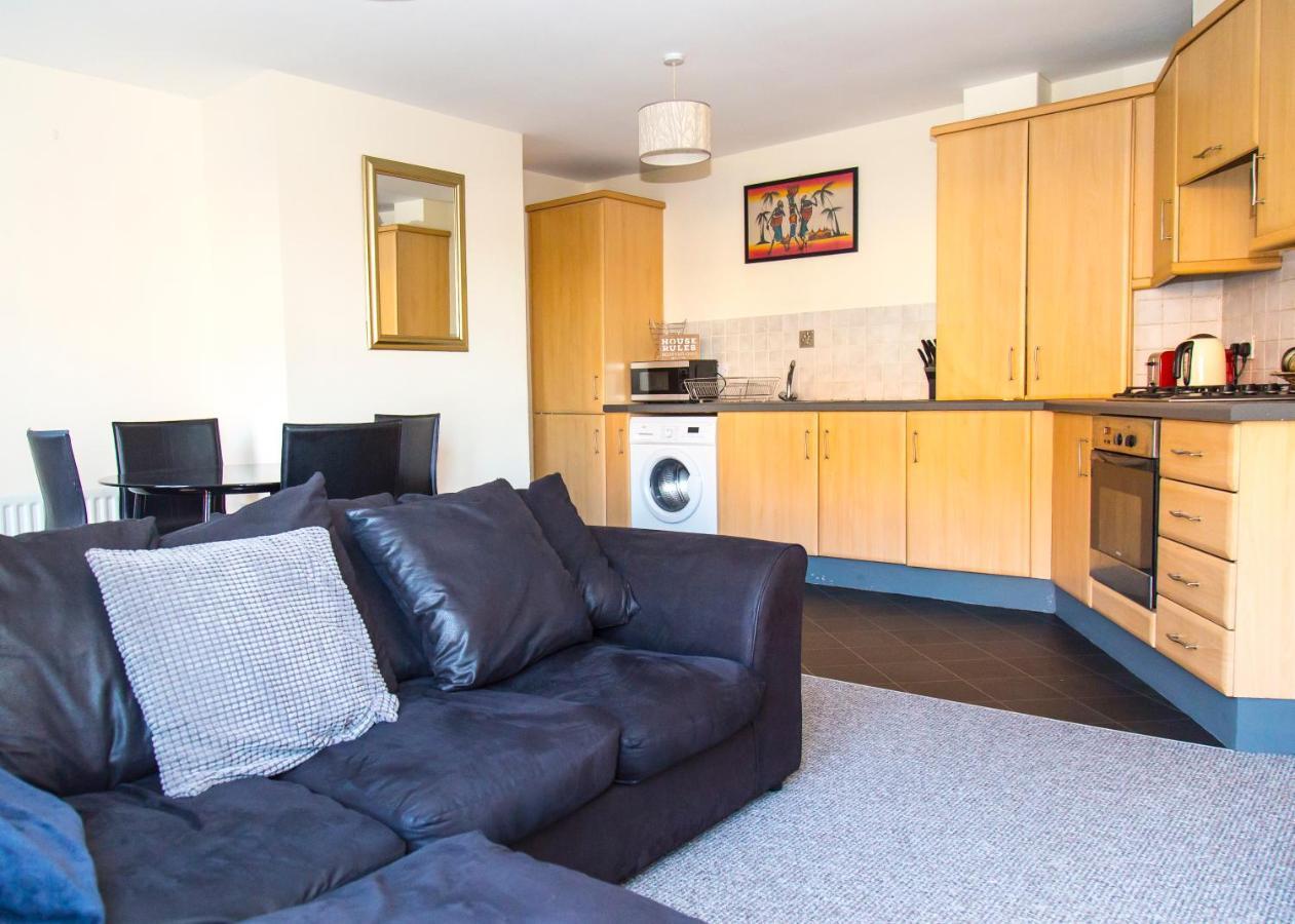 Centre 2 Bedroom Ensuited Free Parking