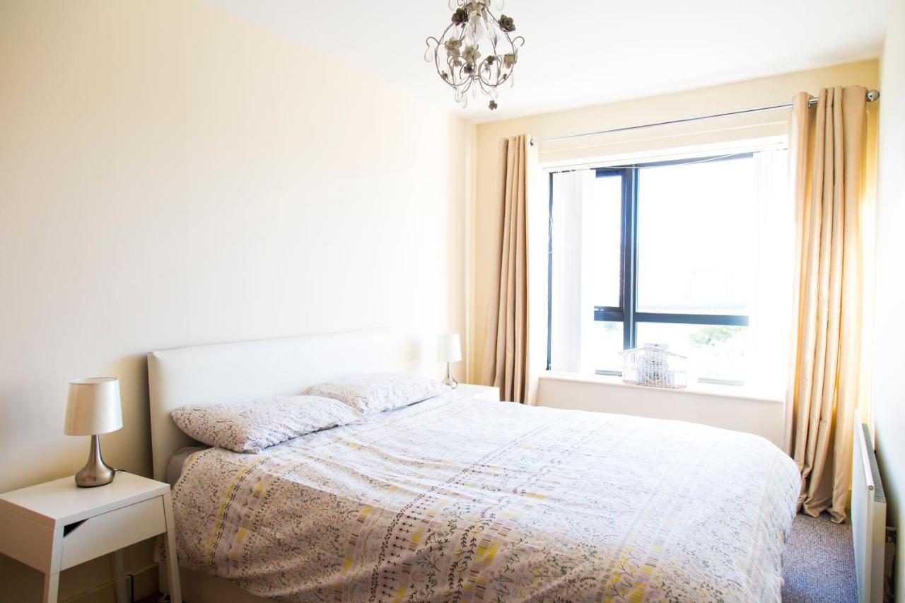 Centre 2 Bedroom Ensuited Free Parking Apartment *