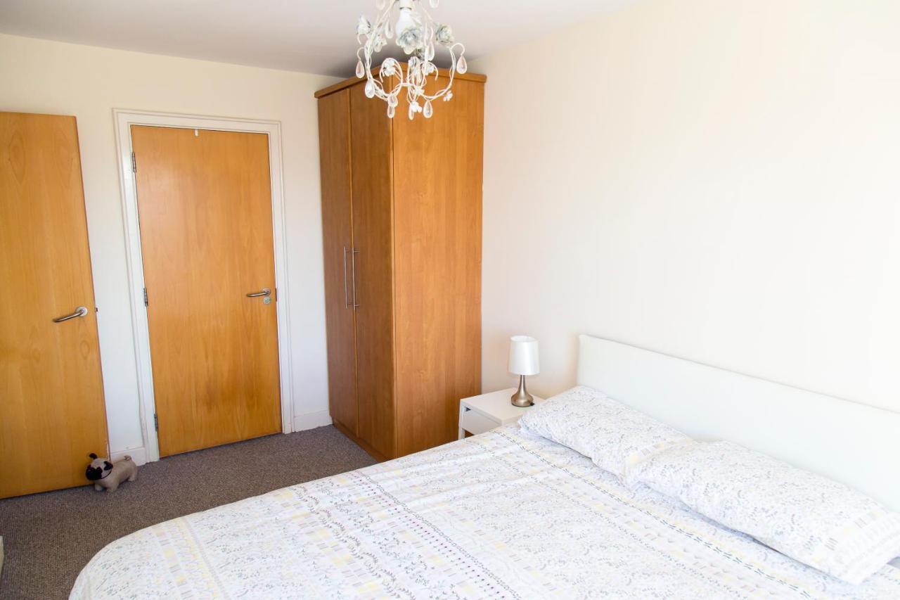 Centre 2 Bedroom Ensuited Free Parking
