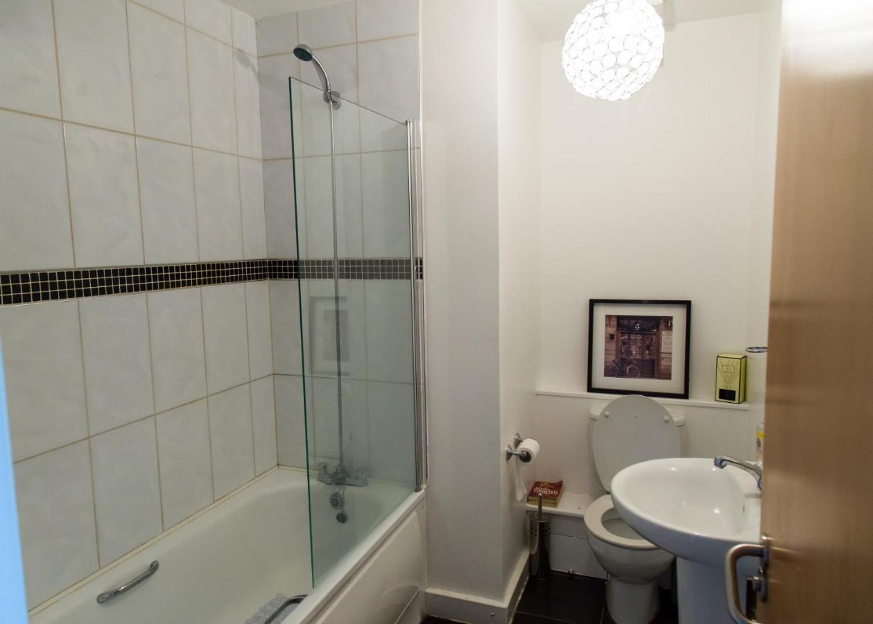 Centre 2 Bedroom Ensuited Free Parking Apartment Belfast
